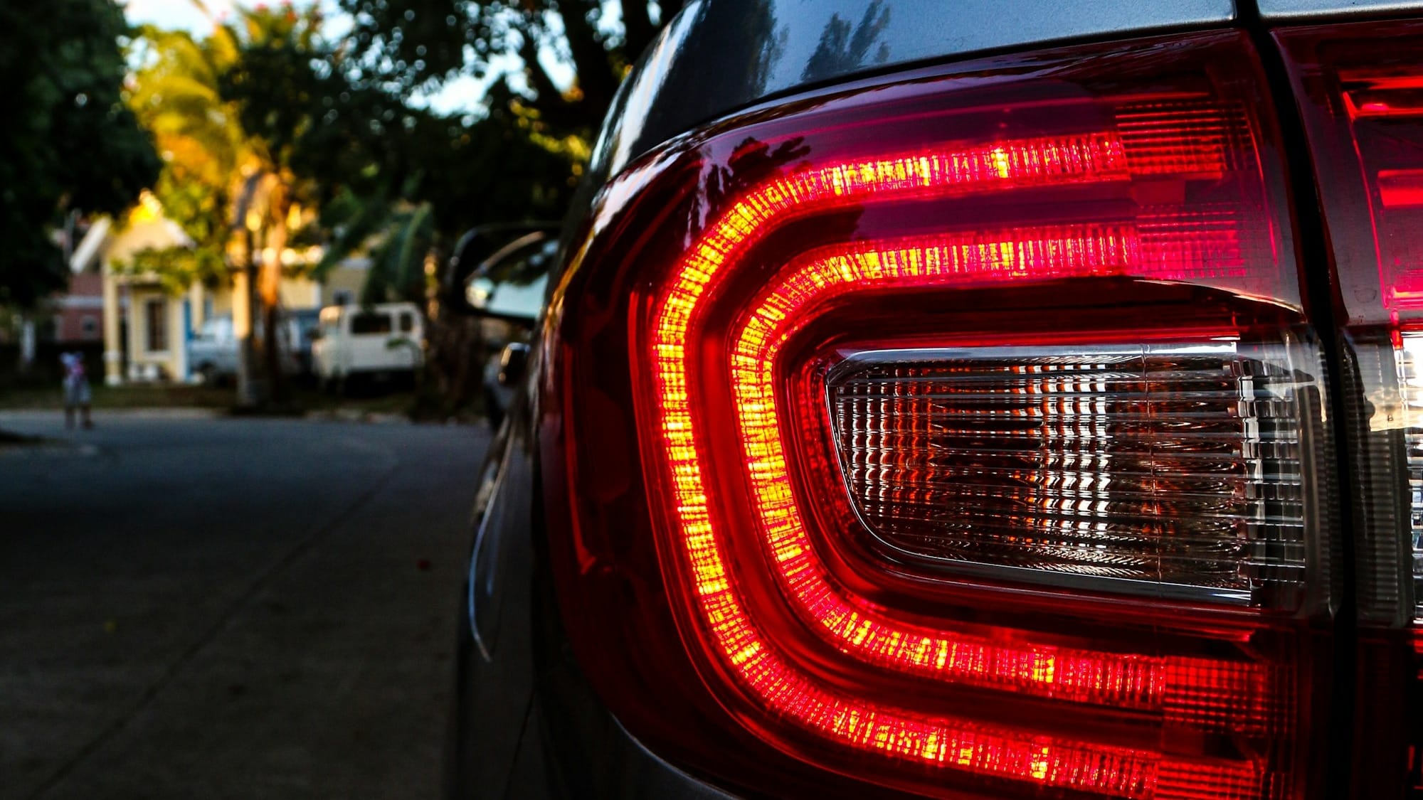 The Technology of the Modern LED Tail Lights: Why Truck Drivers are Upgrading?