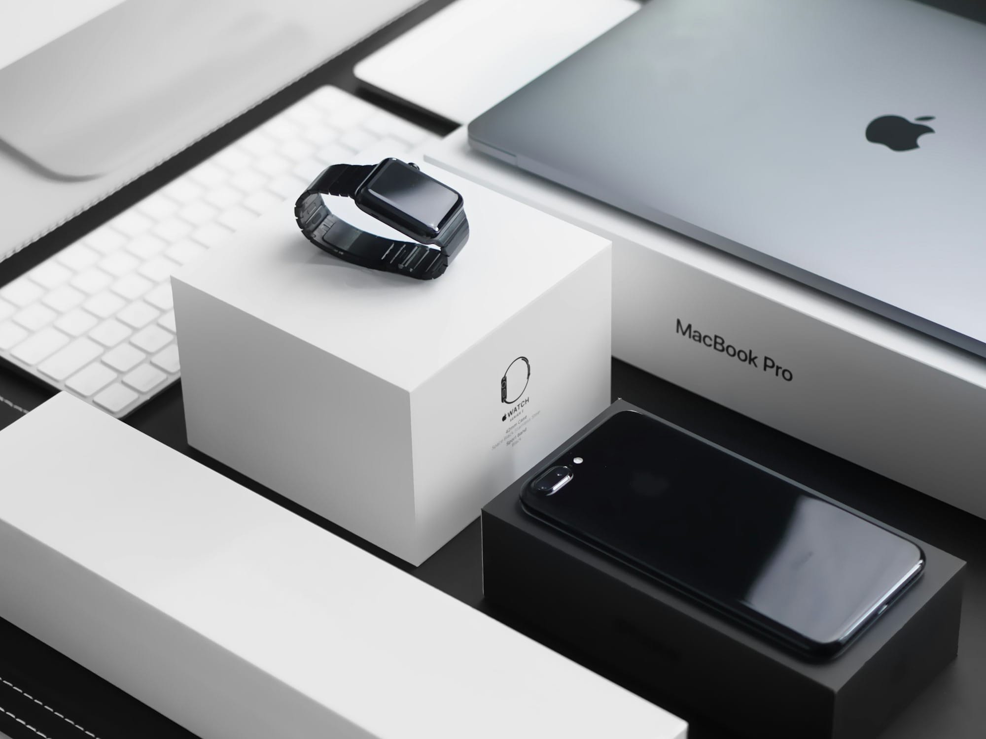 Croma’s year-end sale in India brings discounts on iPhone 16, MacBook Air M4, and more