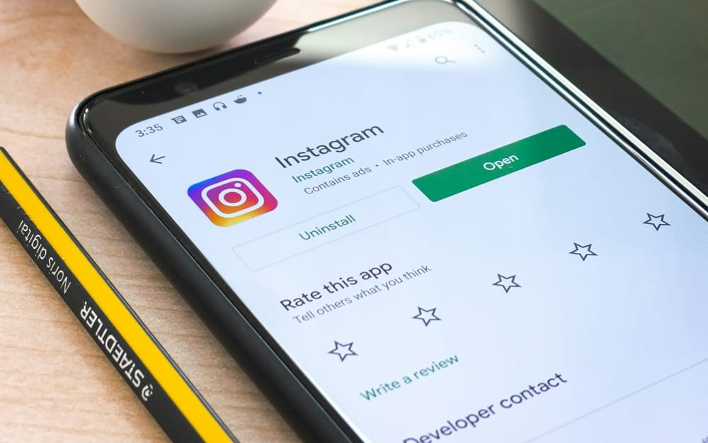 Google says updating Instagram app will fix Android battery drain issue post image