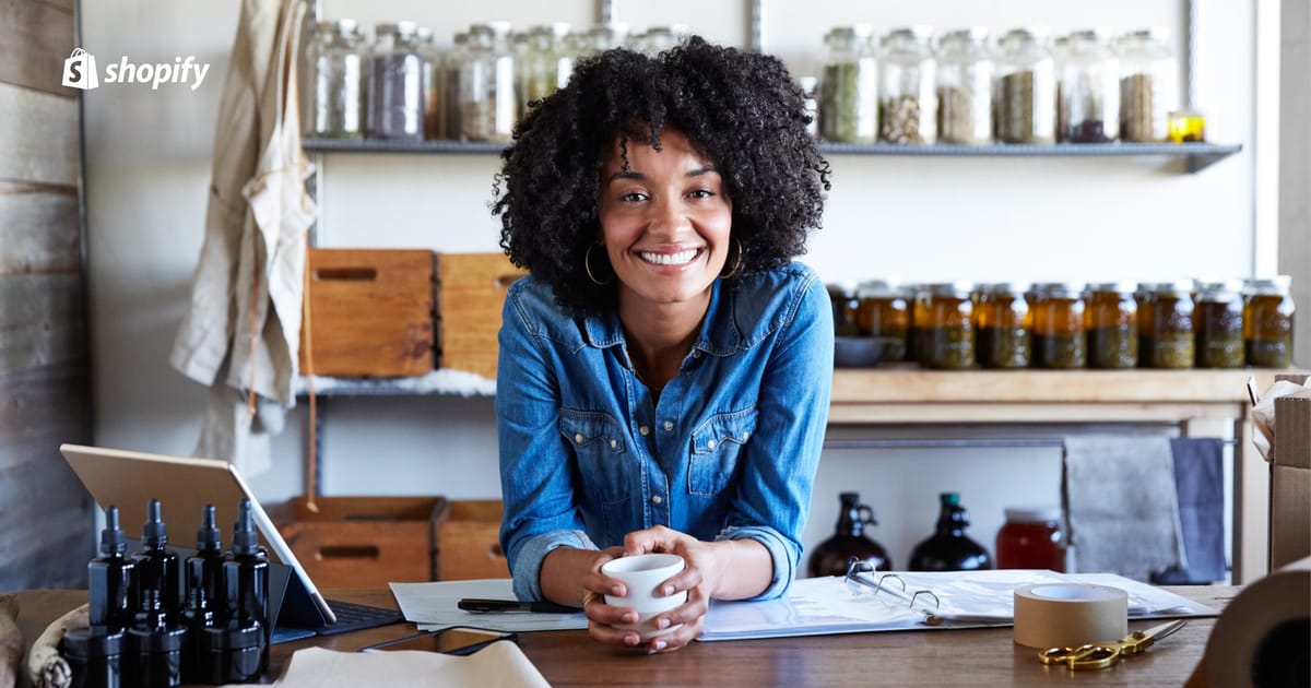 How to Choose the Right E-Commerce Platform to Manage Your Online Store Post feature image