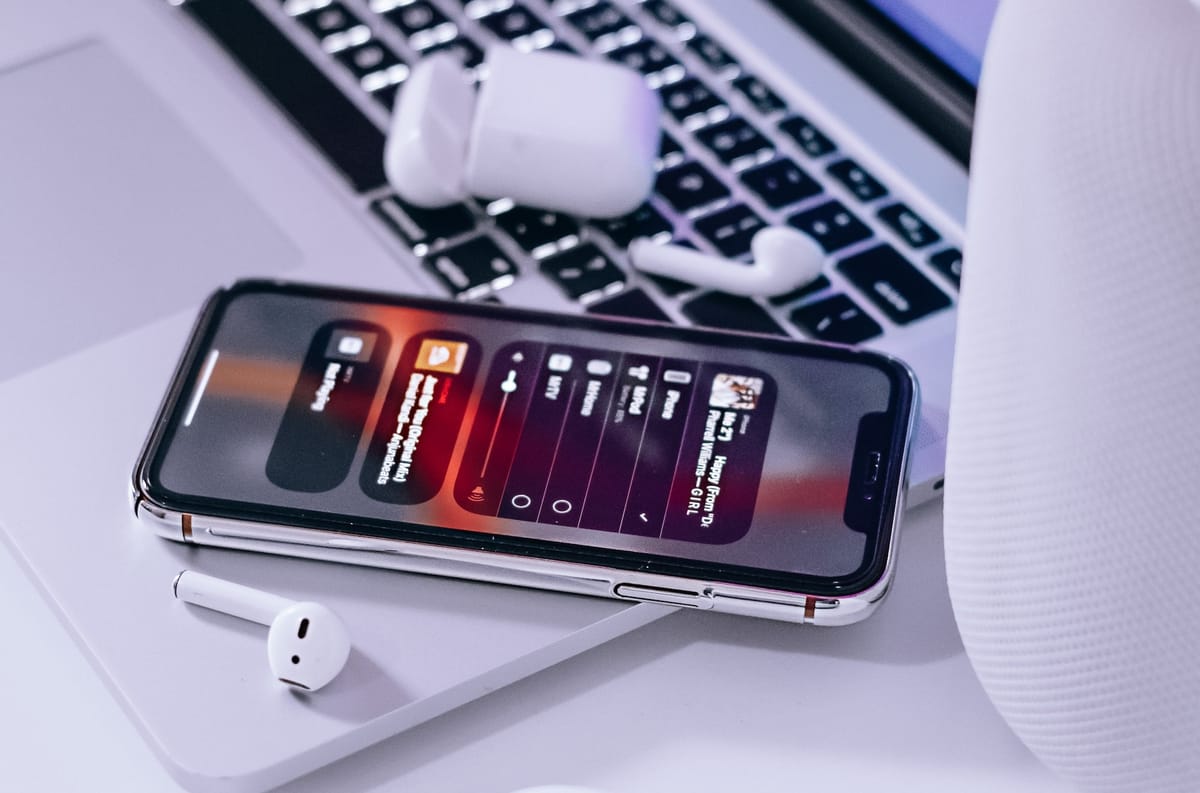 How To Connect Two AirPods To A MacBook Simultaneously Post feature image