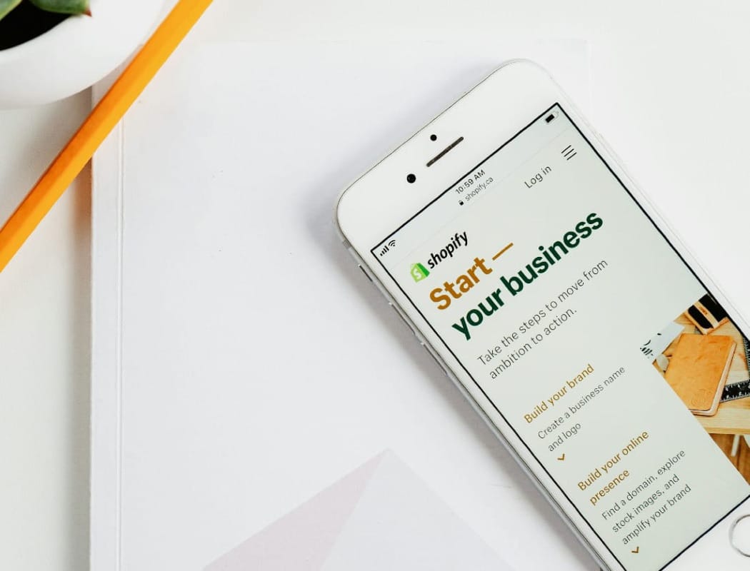 Shopify rolls out its AI-powered assistant for merchants Post feature image