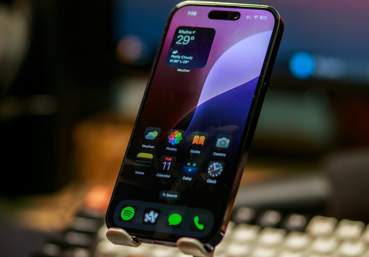 How to Lock and Hide iPhone Apps on iOS 18 Post feature image