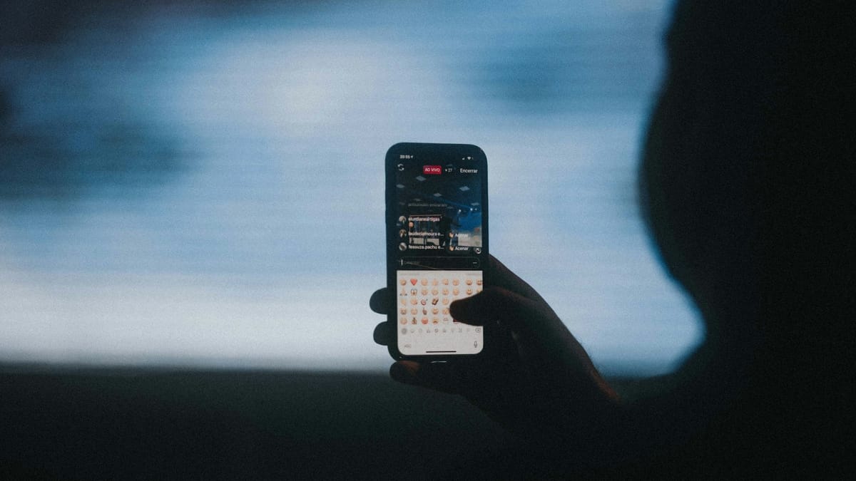 How to disable WhatsApp's 'read receipts' Post feature image