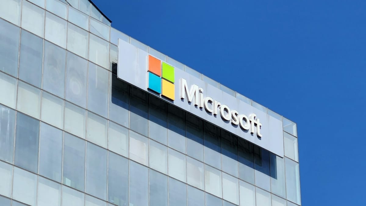 Microsoft accuses Google of desperate anti-competitive tactics Post feature image