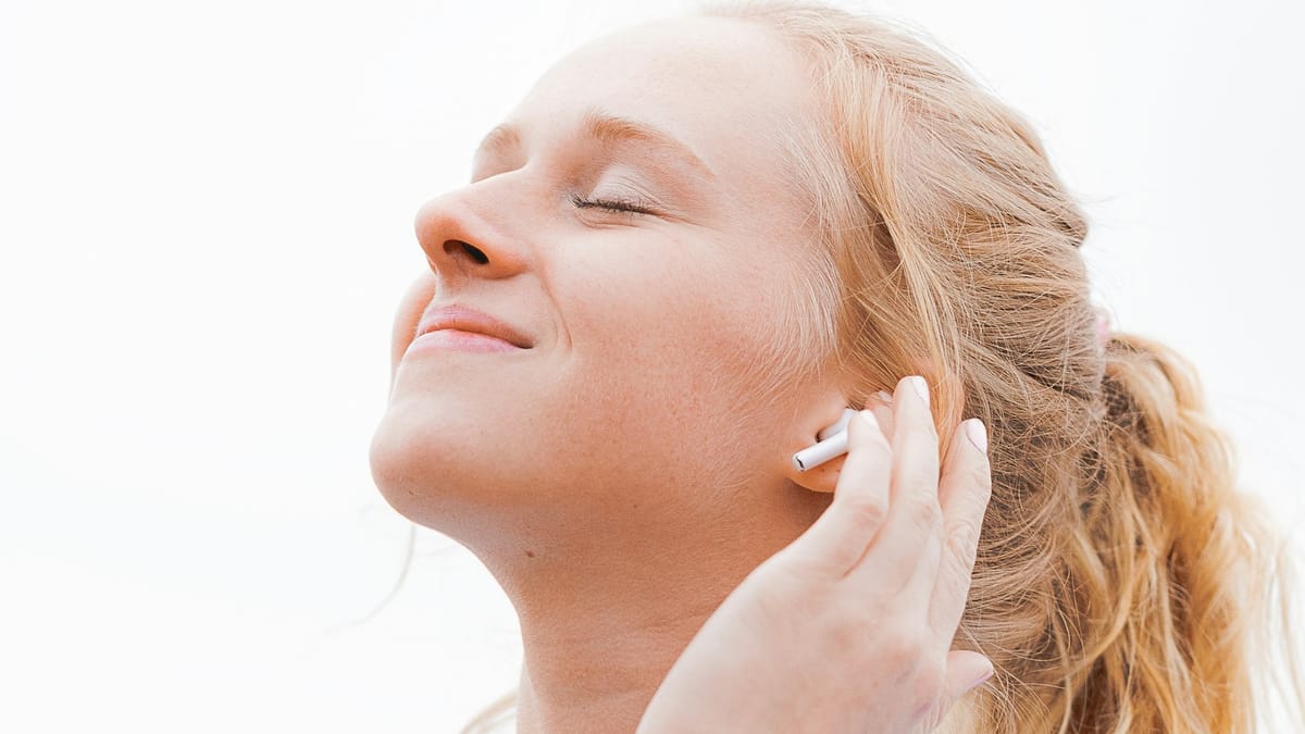 How to Check the Decibels of Audio on an iPhone Post feature image