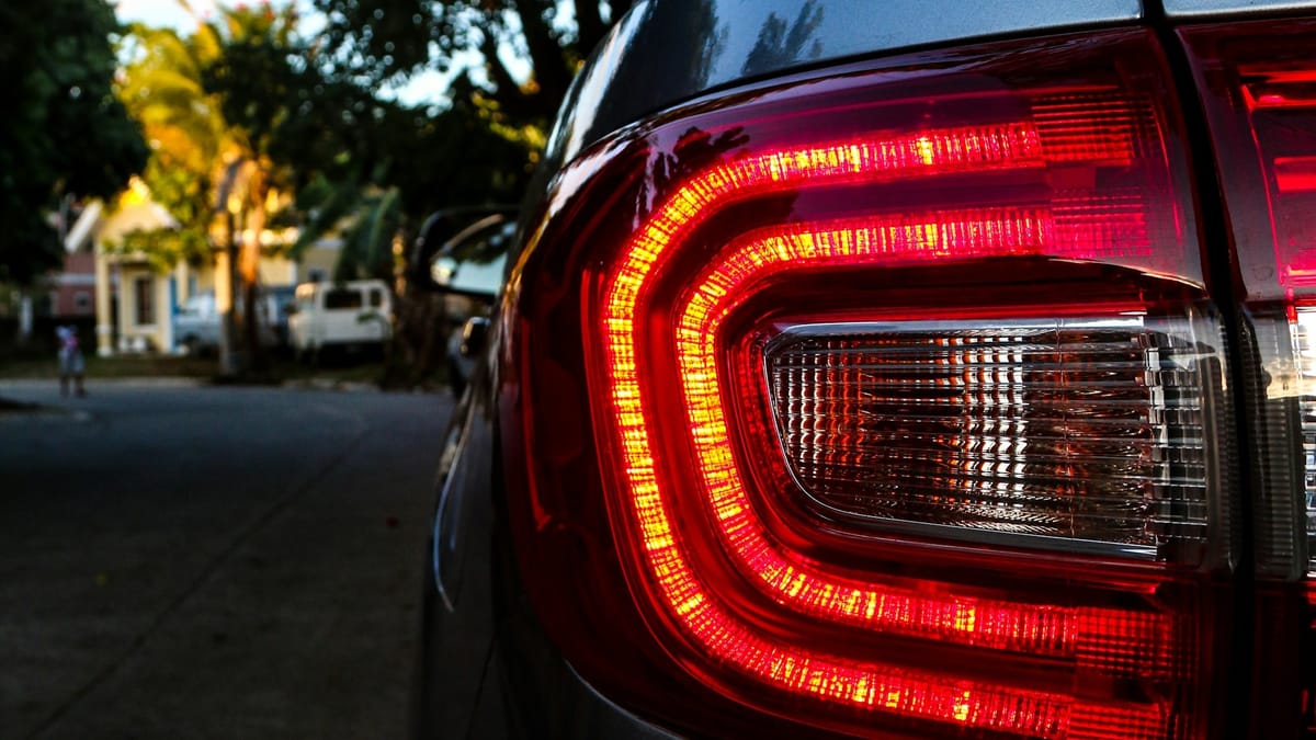 The Technology of the Modern LED Tail Lights: Why Truck Drivers are Upgrading? Post feature image