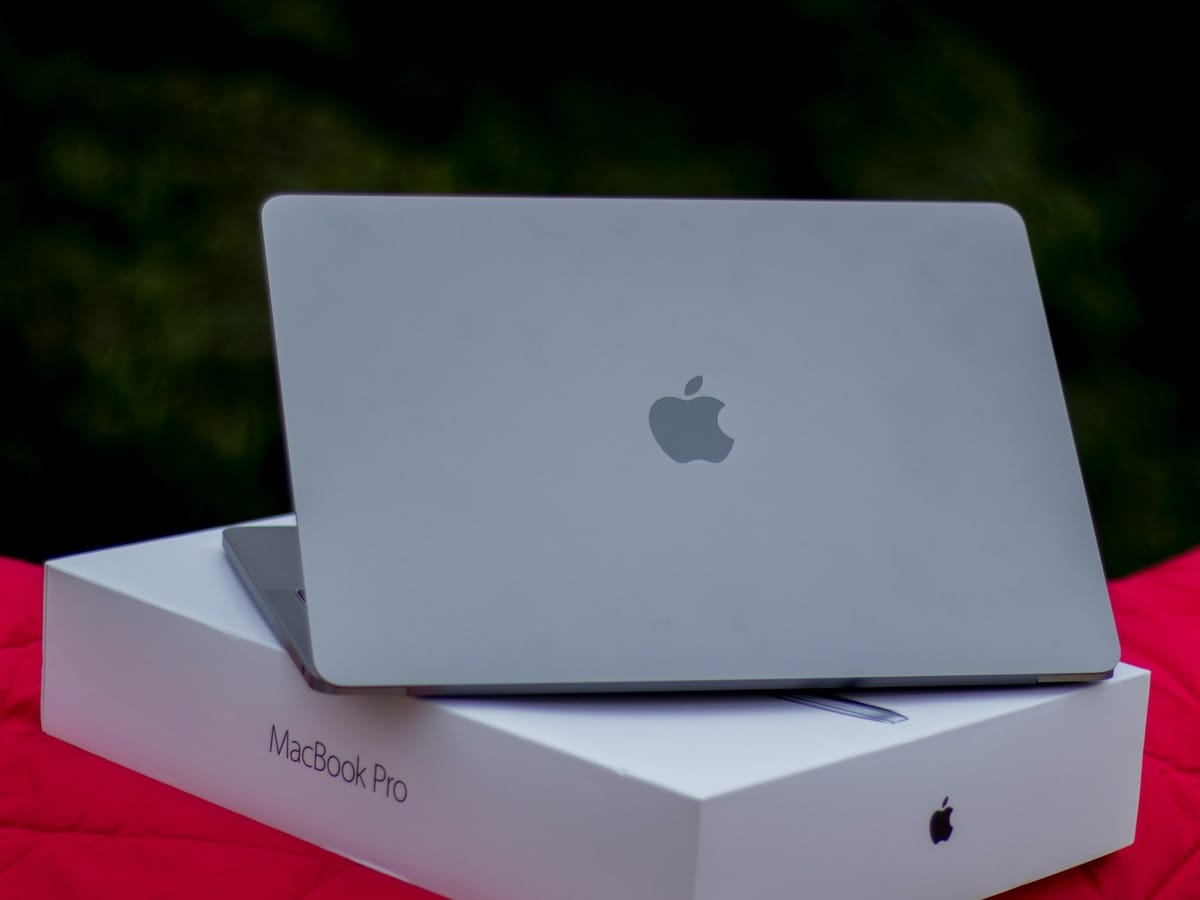 Apple’s MacBook Pro Redesign Could Bring OLED, Touch, and M6 Chips in 2026 Post feature image