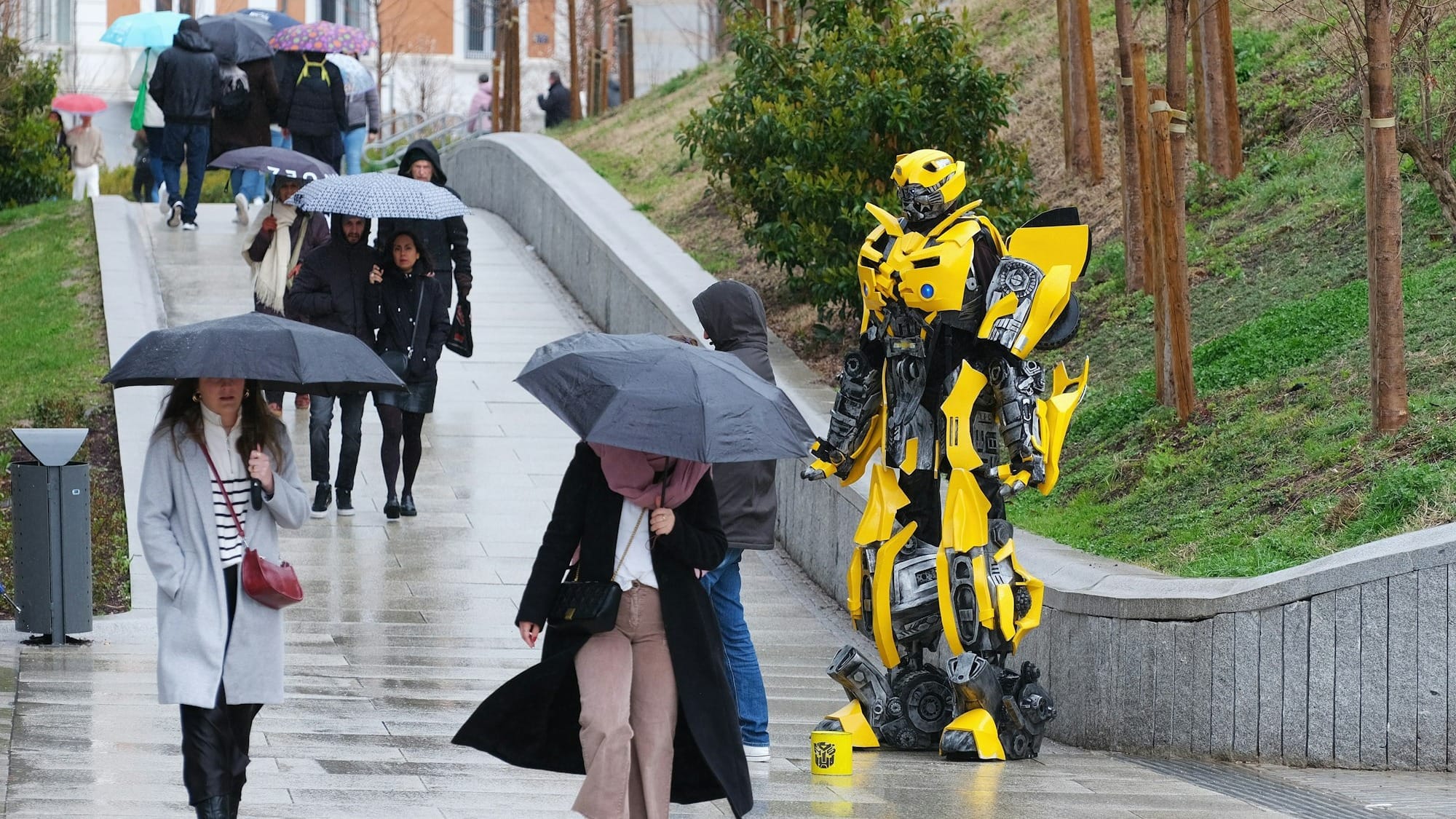 How Robots Are Quietly Changing the Way We Move Through Public Spaces Post image