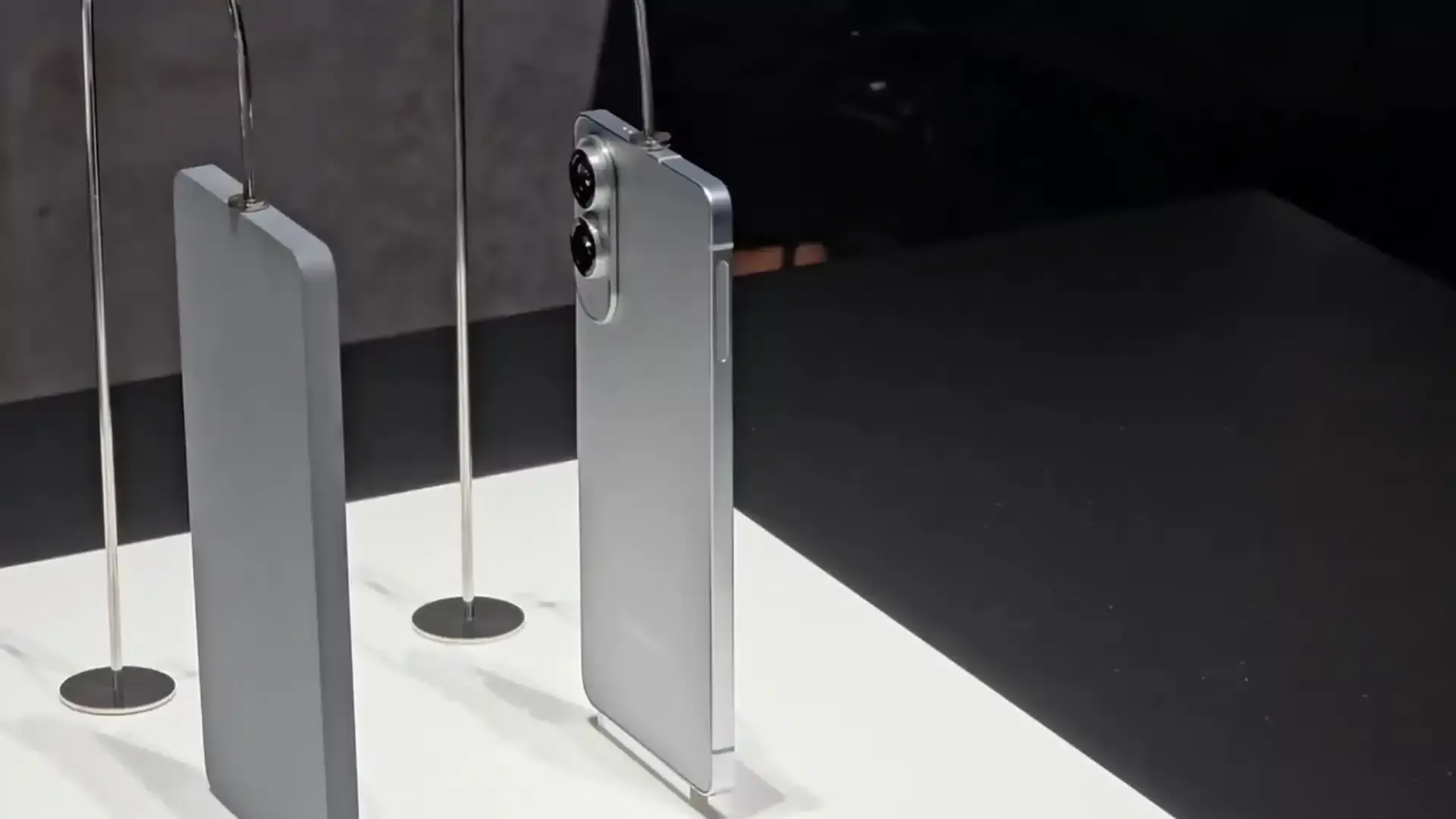 Samsung launches the S25 Edge, and it's all about thinness Post feature image