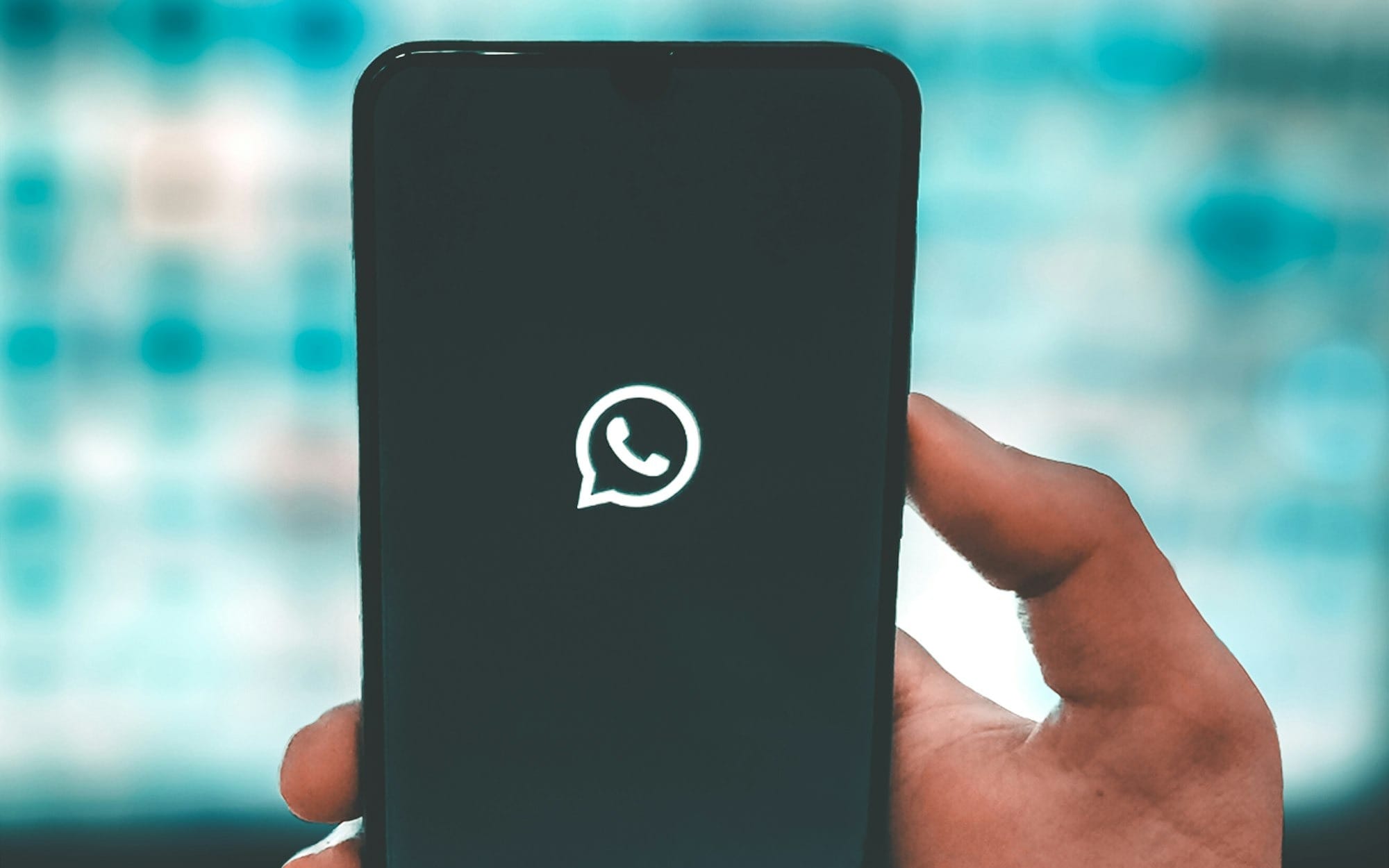 How to Block Calls From Unknown Numbers on WhatsApp Post feature image