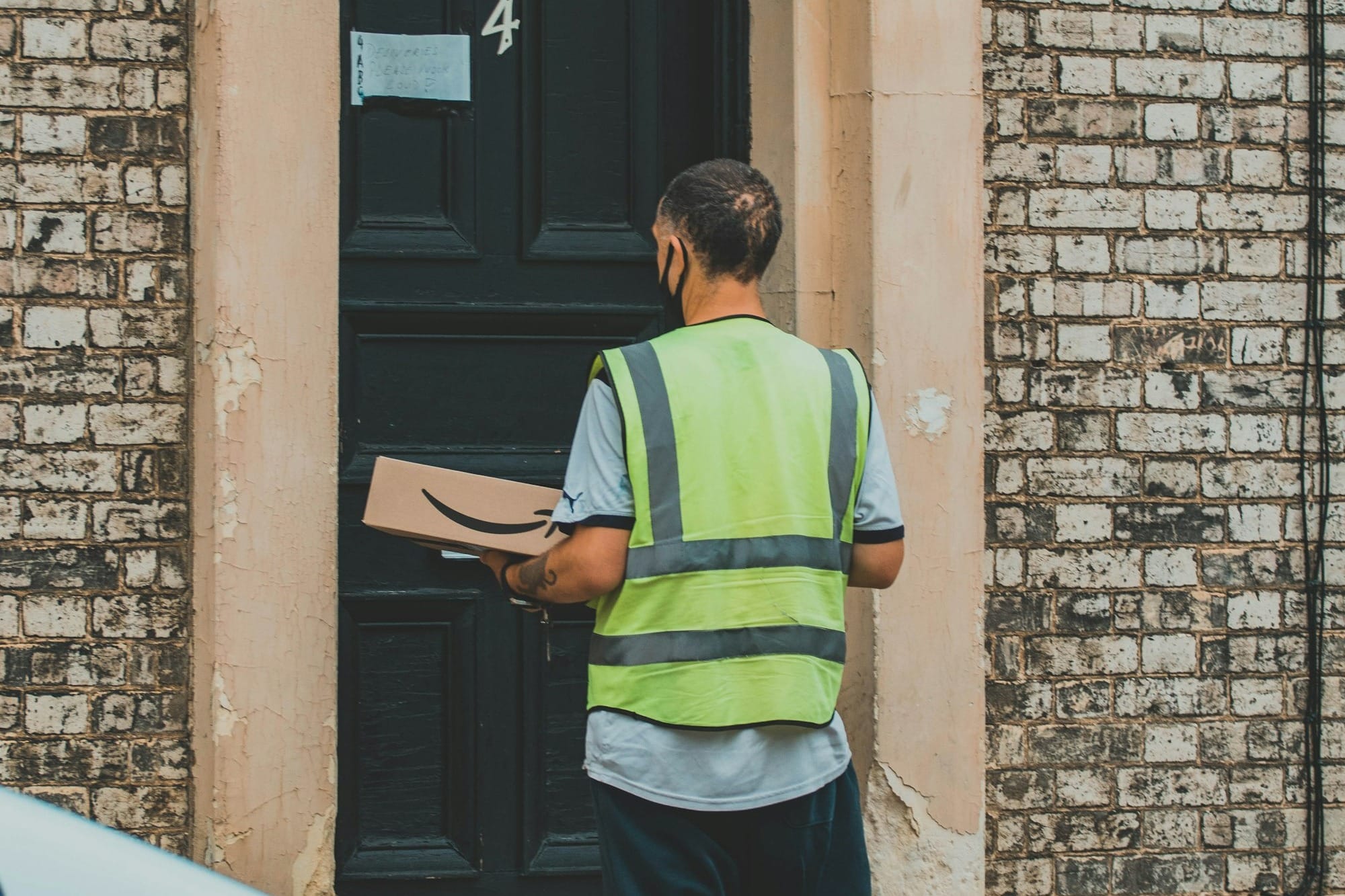 Amazon debuts 10-minute deliveries in India Post image